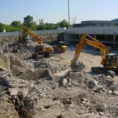 Obrázok GARAZE-PANORAMA1_2007-08-02-08h48m54.JPG z galérie - Demolácia podzemných garáží - Panorama City 1