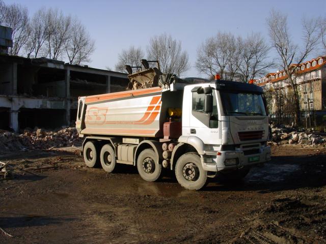 Sklápač IVECO TRAKKER 8x4