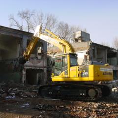 Obrázok MASOKOMBINAT-KOSICKA_2007-12-08-12h09m14.JPG z galérie - Demolácia objektov Mäsokombinátu - Košická ul. Bratislava