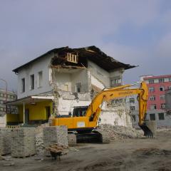 Obrázok MLYNY-PEKARNE-BA_2008-03-10-09h38m52.JPG z galérie - Demolácia objektov Mlyny a pekárne Bratislava