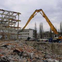 Obrázok MLYNY-PEKARNE-BA_2008-04-04-13h05m04.JPG z galérie - Demolácia objektov Mlyny a pekárne Bratislava