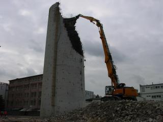 Demolácia komína - Tepláreň Čulenova ul. Bratislava