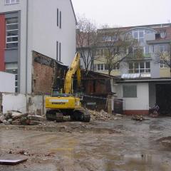Obrázok MEINL_2012-02-28-09h54m09.JPG z galérie - Demolácia objektov Meinl Bratislava