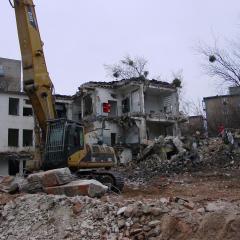 Obrázok MEINL_2012-03-14-16h54m39.JPG z galérie - Demolácia objektov Meinl Bratislava