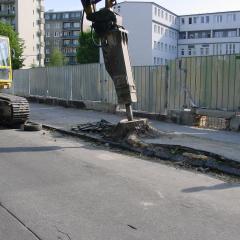 Obrázok MEINL_2012-05-12-08h09m51.JPG z galérie - Demolácia objektov Meinl Bratislava