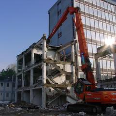 Obrázok VUTT_2013-02-16-15h42m36.JPG z galérie - Demolácia objektov VÚTT Tomášikova - OMNIA a.s. Bratislava