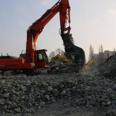 Obrázok VUTT_2013-02-28-17h05m33.JPG z galérie - Demolácia objektov VÚTT Tomášikova - OMNIA a.s. Bratislava