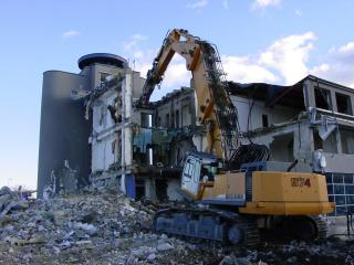 Demolácia objektu Datalan - J&T Bratislava