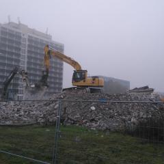 Obrázok SOU-SPAP_2016-11-11-08h24m15.JPG z galérie - Demolácia objektu SOU - SPaP Bratislava