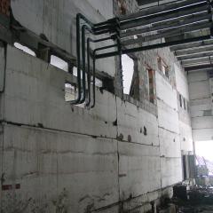 Obrázok STROJARNE-PB_2004-02-03-13h06m07.JPG z galérie - Demolácia vnútra haly objektu Považských strojární - Považská Bystrica