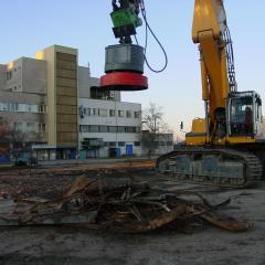 Obrázok DUSLO-ELEKTRO_2011-12-20-16h19m41.JPG z galérie - Demolácia objektov Elektrolýzy - DUSLO a.s. Šaľa