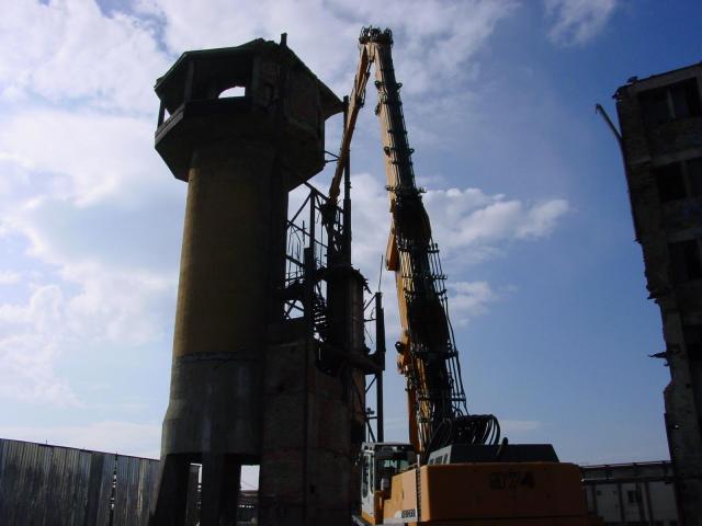 Demolácia Granulačnej veže - DUSLO a.s. Šaľa