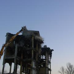 Obrázok LIEHOVAR-LEOPOLDOV_2006-01-10-16h55m50.JPG z galérie - Demolácia objektov liehovaru - Leopoldov