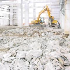 Obrázok LIEHOVAR-LEOPOLDOV_2006-03-30-14h38m13.JPG z galérie - Demolácia objektov liehovaru - Leopoldov