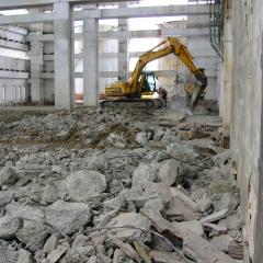 Obrázok LIEHOVAR-LEOPOLDOV_2006-03-30-14h38m41.JPG z galérie - Demolácia objektov liehovaru - Leopoldov