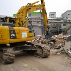 Obrázok LIEHOVAR-LEOPOLDOV_2009-12-16-09h31m30.JPG z galérie - Demolácia objektov liehovaru - Leopoldov