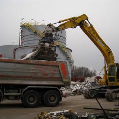 Obrázok LIEHOVAR-LEOPOLDOV_2009-12-16-09h32m55.JPG z galérie - Demolácia objektov liehovaru - Leopoldov