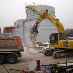 Obrázok LIEHOVAR-LEOPOLDOV_2009-12-16-09h33m17.JPG z galérie - Demolácia objektov liehovaru - Leopoldov