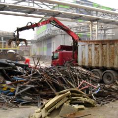 Obrázok LIEHOVAR-LEOPOLDOV_2009-12-16-09h37m33.JPG z galérie - Demolácia objektov liehovaru - Leopoldov