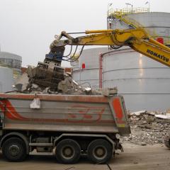 Obrázok LIEHOVAR-LEOPOLDOV_2009-12-16-09h37m45.JPG z galérie - Demolácia objektov liehovaru - Leopoldov