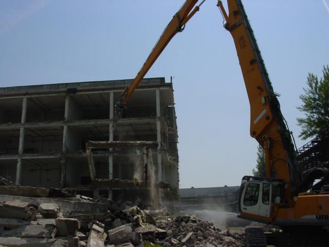 Demolácia objektu Stakotra - Piešťany